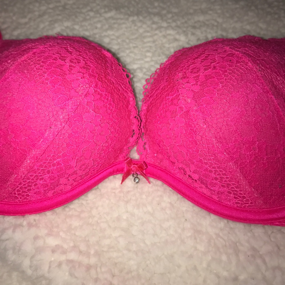 VS HOT PINK LACE PUSH-UP BRA